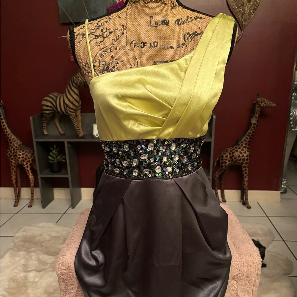 Teeze Me One-Shoulder Yellow and Gray Dress
